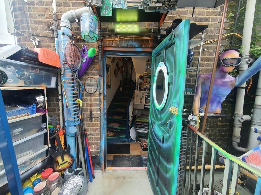 Cyber-Art Studio In Camden ロンドン エクステリア 写真